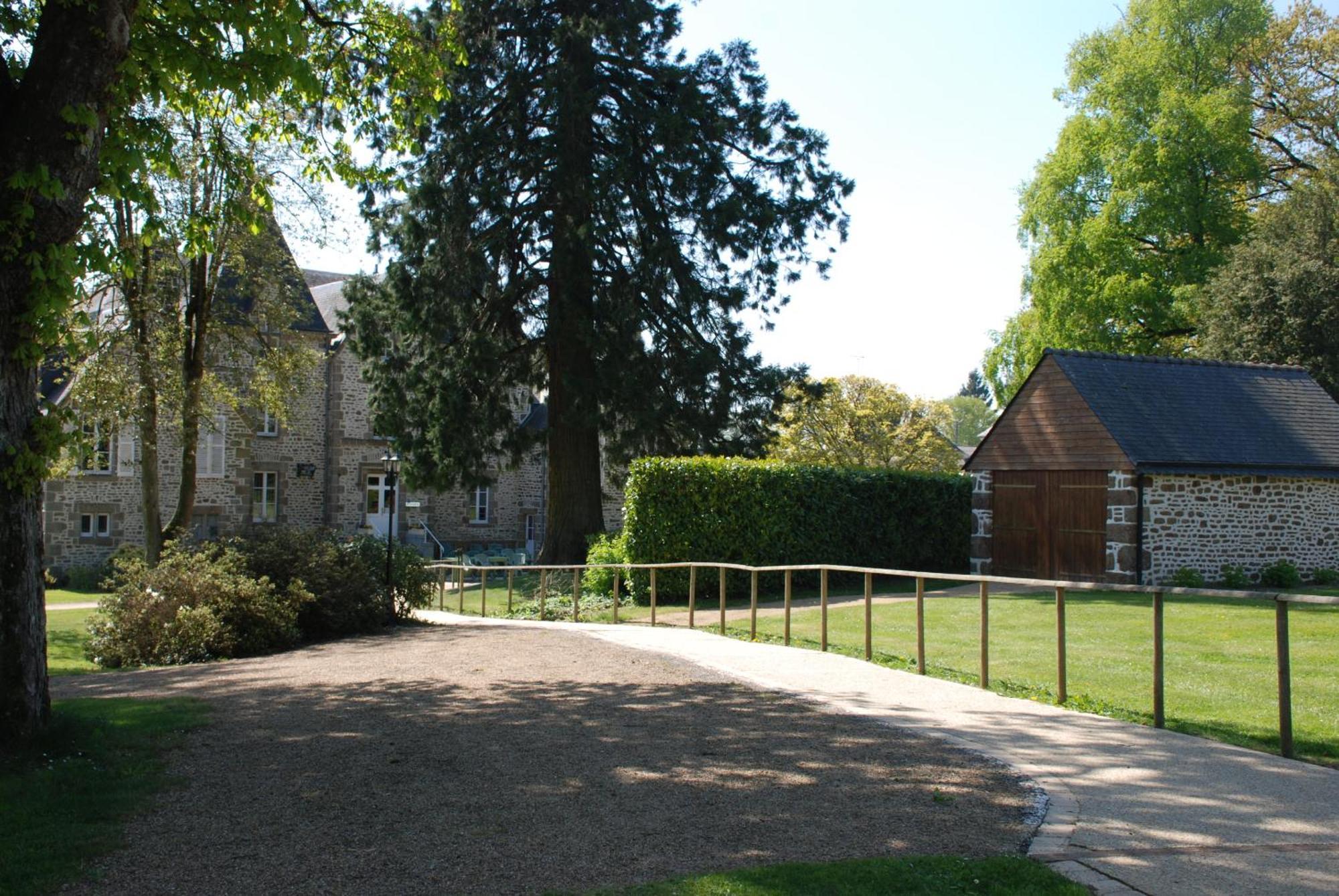 Chateau Du Bourg Saint-Denis-de-Gastines Εξωτερικό φωτογραφία